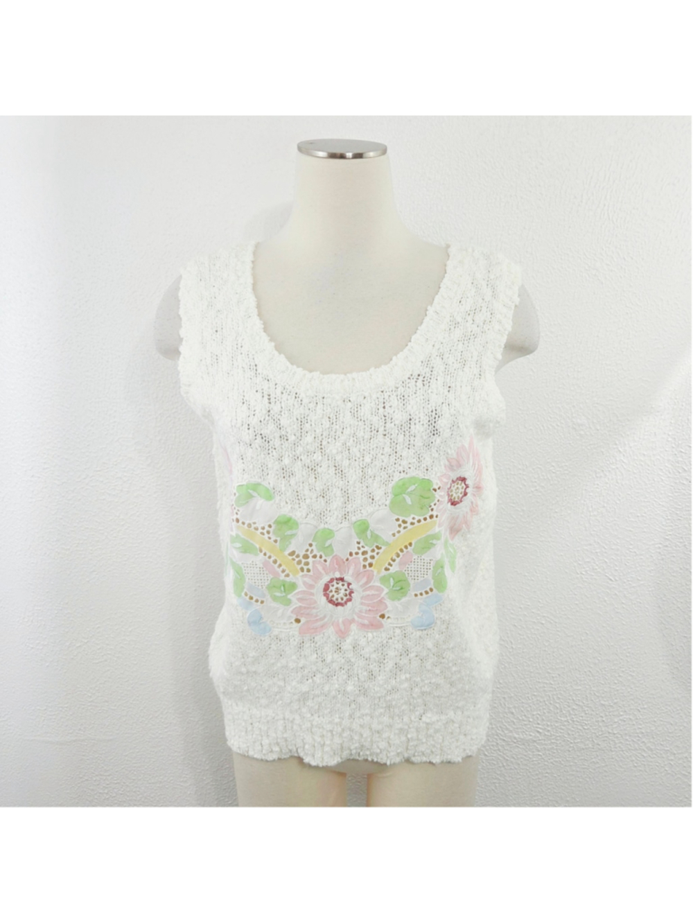Vintage 80s floral embroidered sweater vest pastel ivory knit sleeveless medium